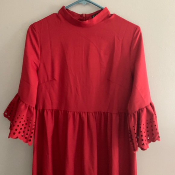 Red dress - Picture 2 of 5